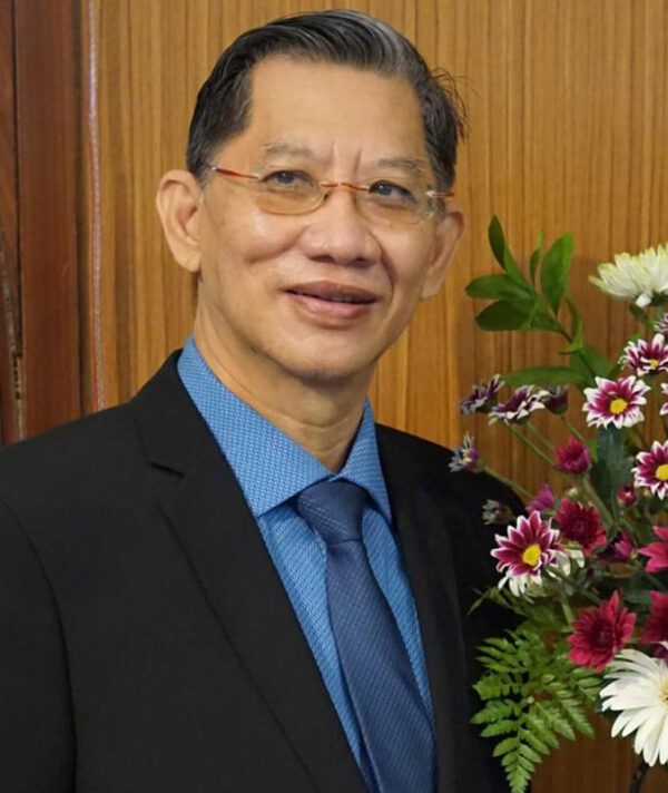 https://solusihukum.org/wp-content/uploads/2025/04/Dr.-Rachmat-Harjono-Tengadi-SH.-MH.-600x712-1.jpg